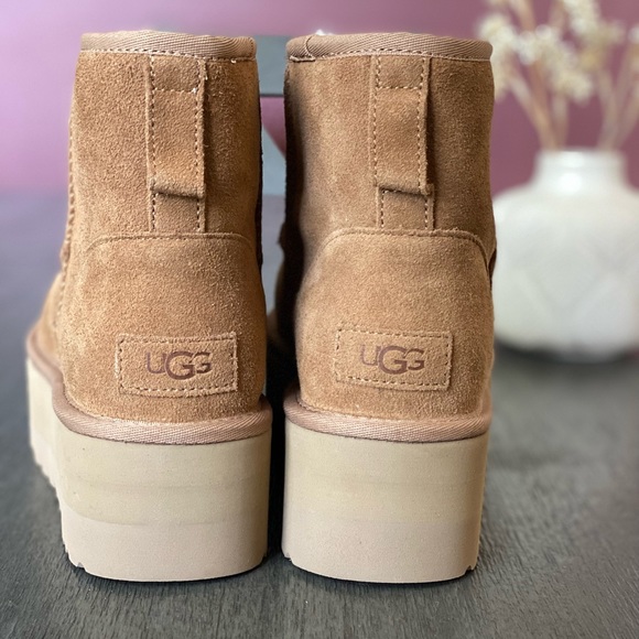 Brand New Women’s UGG Classic Mini Platform - Picture 3 of 5